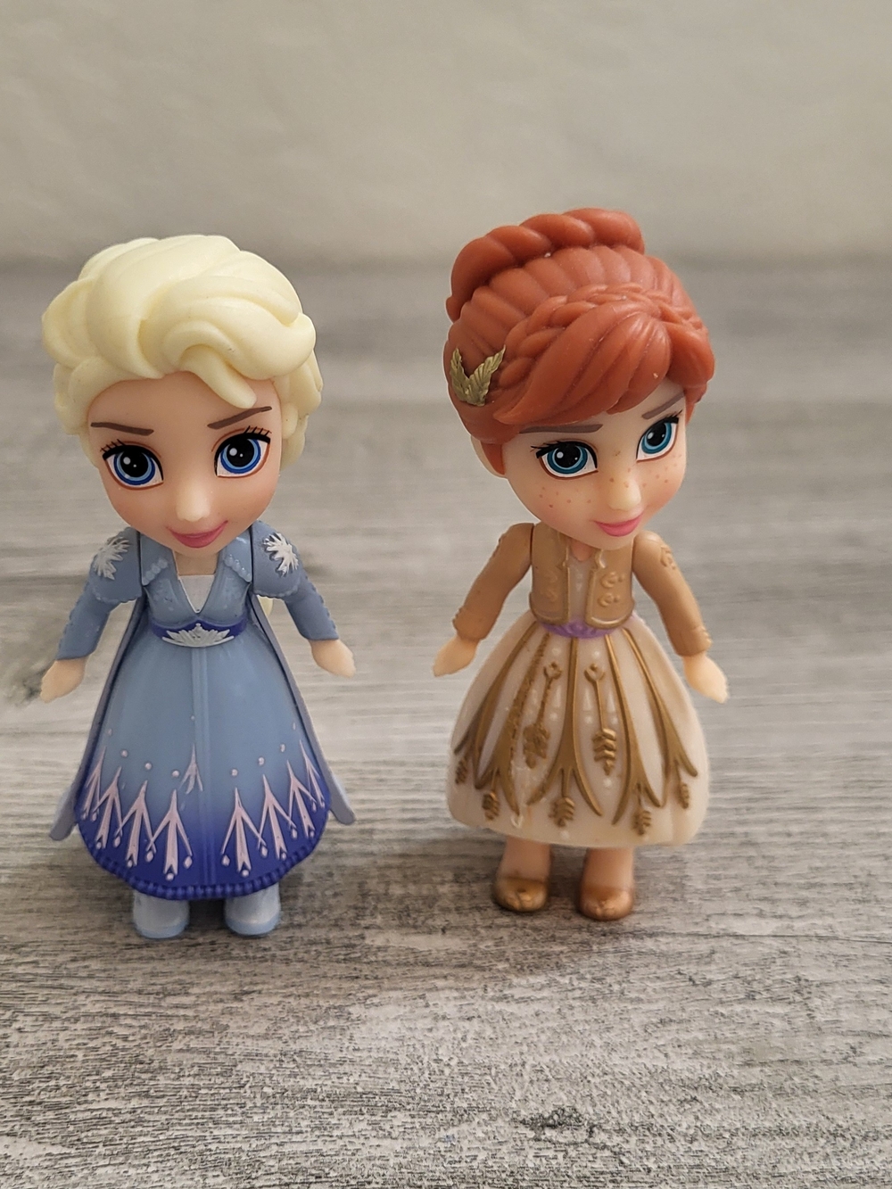 Disney Anna & Elsa Mini Figures - Blue & Cream